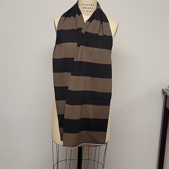 Banana Republic Merino wool scarf - Picture 1 of 3